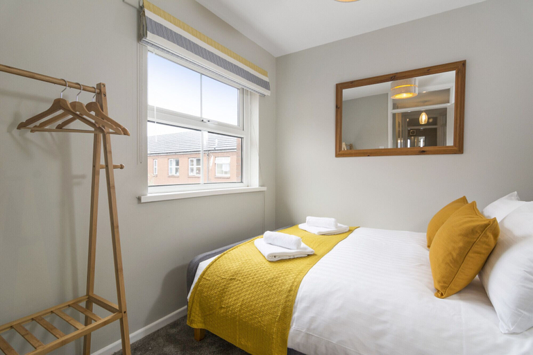 Bedroom 2, Central Belfast Apartments: Salisbury, Belfast
