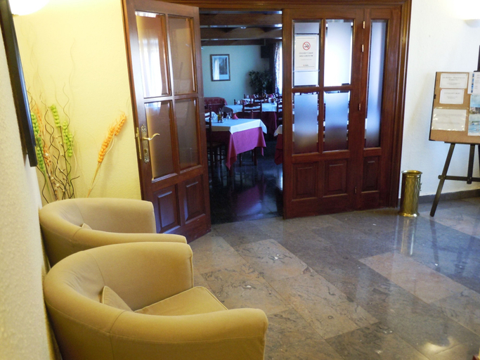 Others 5, Hotel Urogallo, Lleida