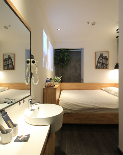 Bathroom, JVS Hotel Railway Station 2nd Branch, Shanghai