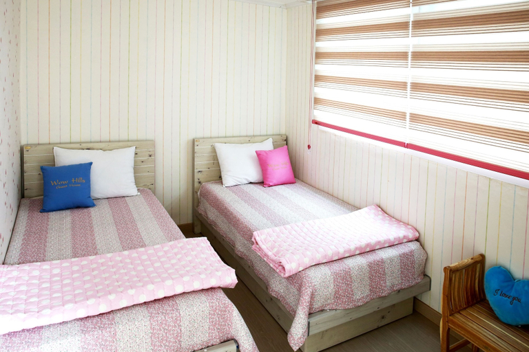 Bedroom 5, Wow Hills Guest House, Mapo