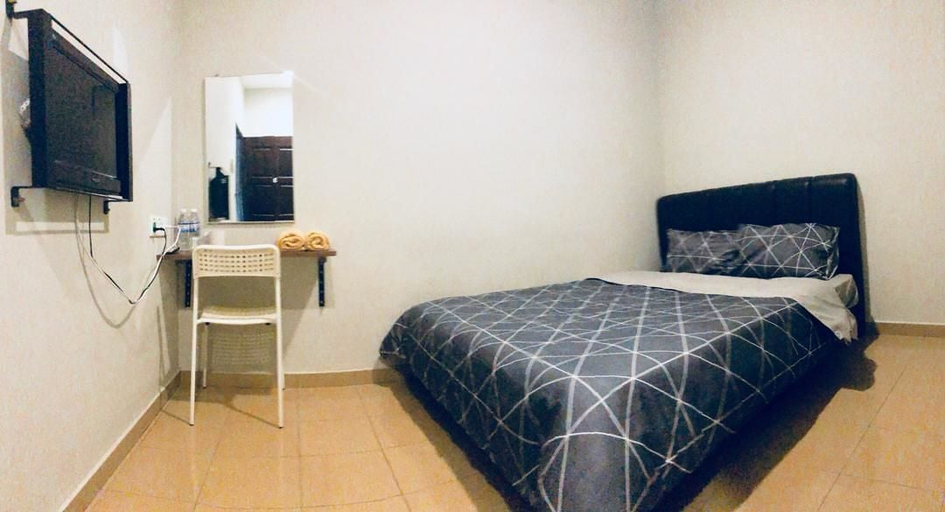 Bedroom 2, Lunas Homestay by Yolodge, Kulim