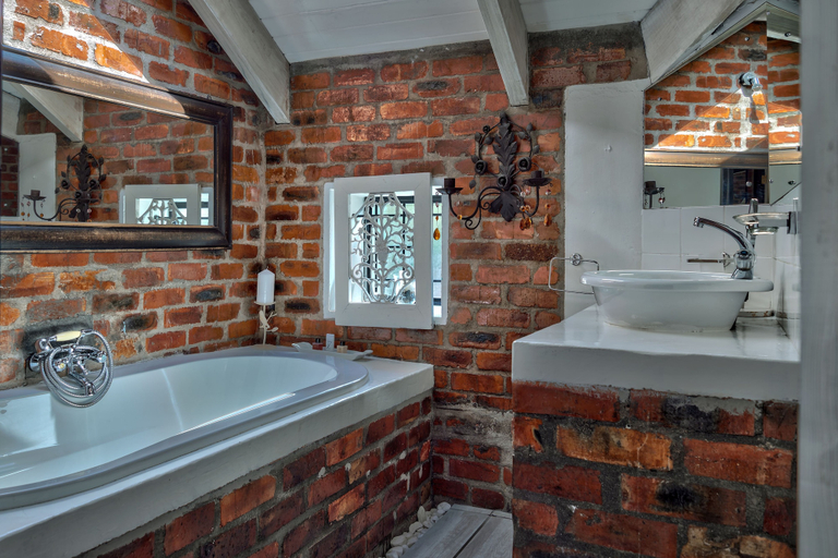 Bathroom 3, Los Olivos at The Yard, Cape Winelands