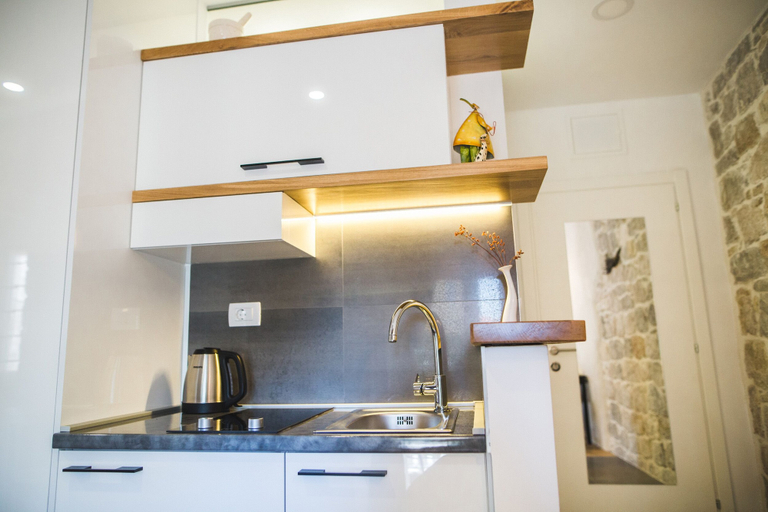 Others 3, Sir George Luxury Suites, Split