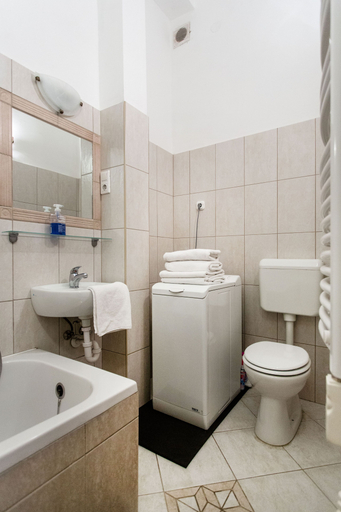 Bathroom 3, Kecskemeti 5 Apartment, Budapesti