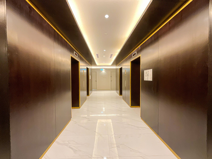 Elevator, WelHome - Modern studio for an exquisite getaway, Dubai