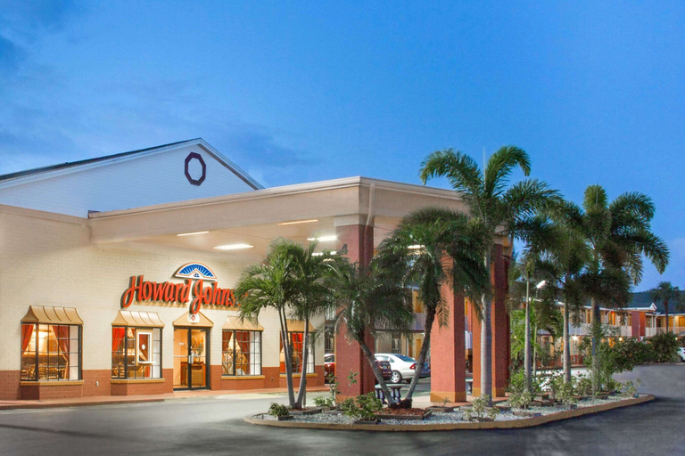 Exterior & Views 5, Howard Johnson by Wyndham Ft. Myers FL, Lee