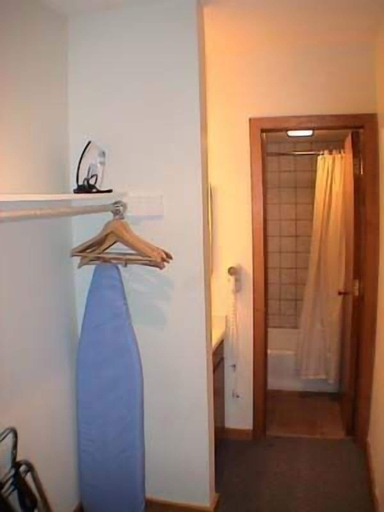Bedroom 2, Fox Pine Lodge Hotel Room 2, Summit
