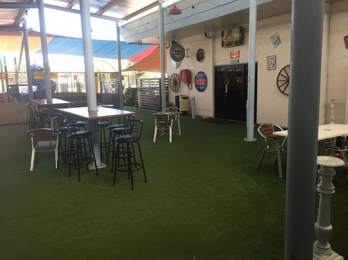 Food & Drinks 5, Granville Tavern and Motel, Maryborough