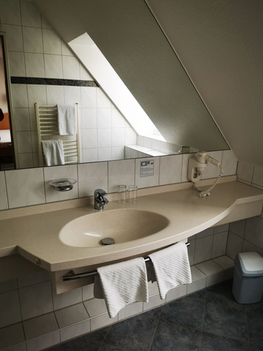 Bathroom 3, Etzhorner Krug, Oldenburg