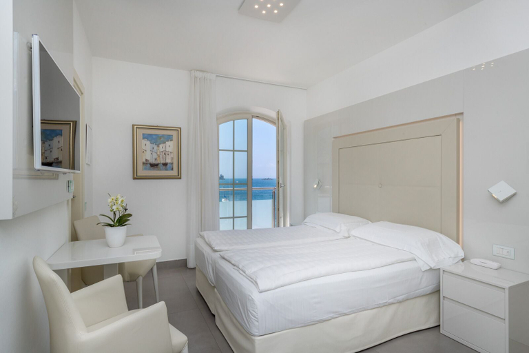 Bedroom 4, Hotel Vega, Verona