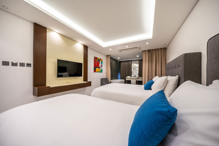 Bedroom 4, SweetMay Jeju Hotel, Seogwipo