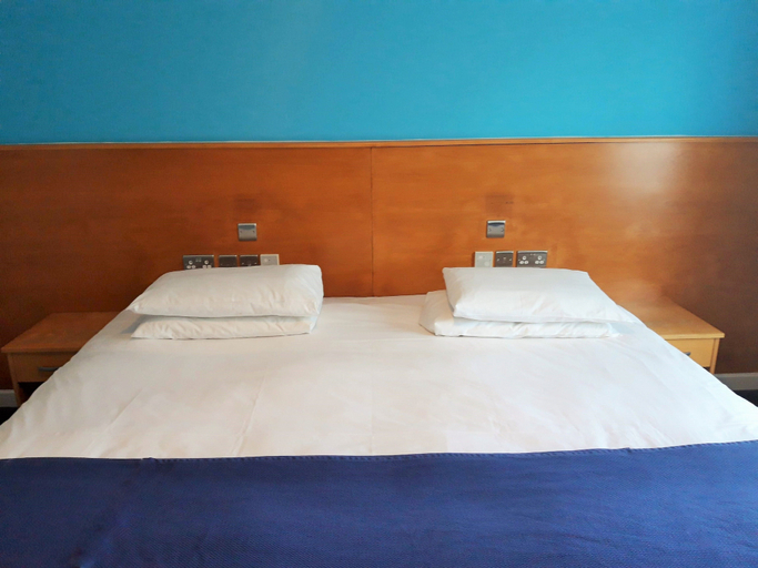 Bedroom 4, The Olympic Lodge, Buckinghamshire