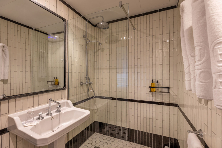 Bathroom 5, Hoposa Cultural Boutique, Baleares