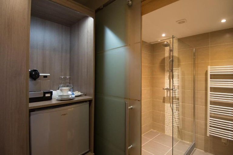 Bathroom 5, De Gouden Klokke, West-Vlaanderen
