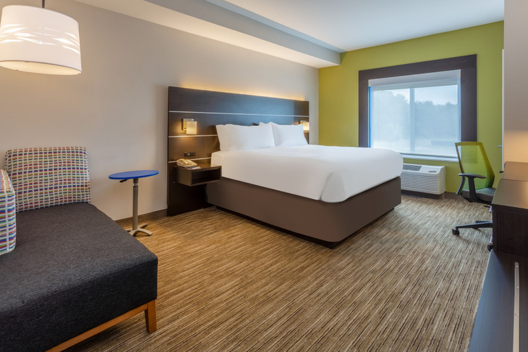 Bedroom 4, Holiday Inn Express & Suites CHARLOTTE- ARROWOOD by IHG, Mecklenburg
