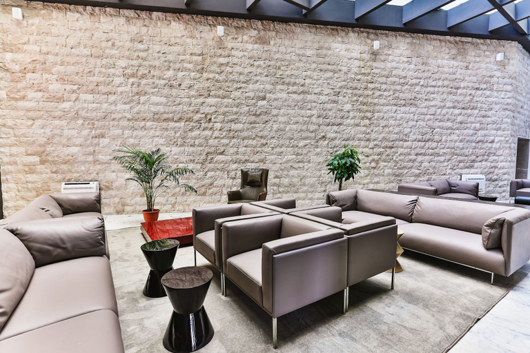 Others 5, Palacio Del Mar