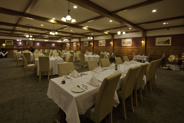 Food & Drinks 5, Distinction Hamilton Hotel & Conference Centre, Hamilton