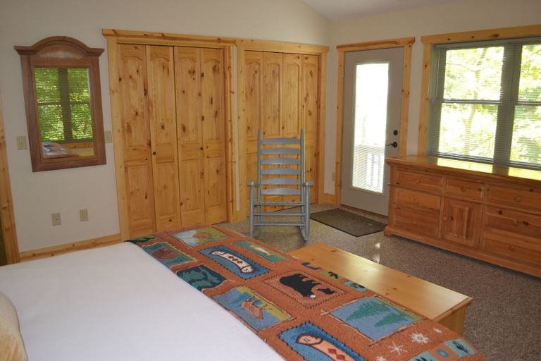 Bedroom 4, The Esmeralda Inn at Lake Lure, Rutherford