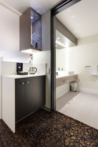 Bathroom 3, Calamvale Suites and Conference Centre, Calamvale