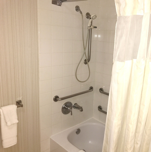 Bedroom 4, Hilton Garden Inn Philadelphia Center City, Philadelphia
