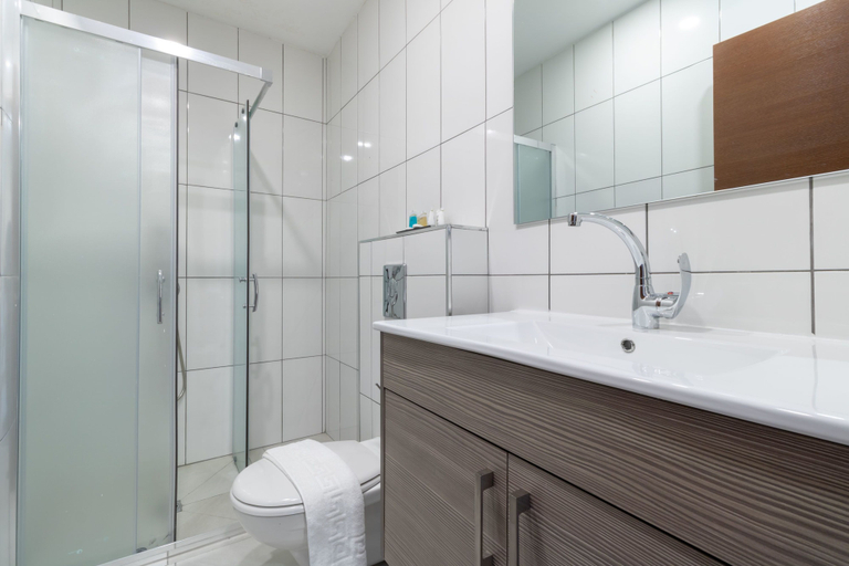 Bathroom 5, DEM Hotel Jerusalem