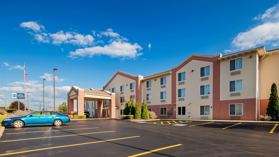 Exterior & Views 2, Best Western Penn-Ohio Inn & Suites, Trumbull