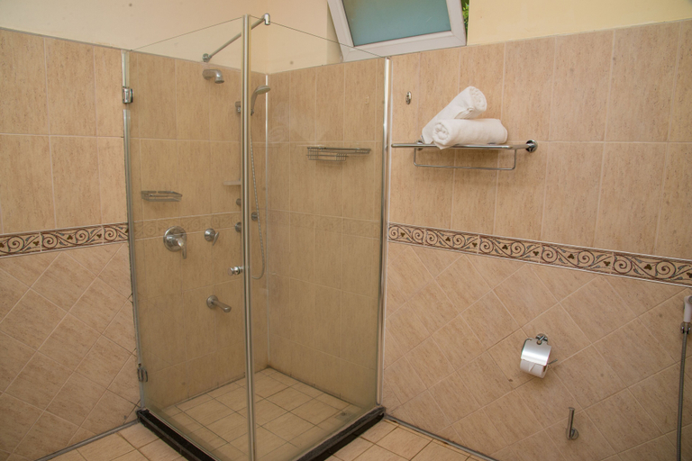 Bathroom 4, Sunrise Beach Resort, Temeke