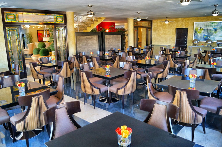 Food & Drinks 5, Los Cedros Hotel Inn Torreon, Torreón