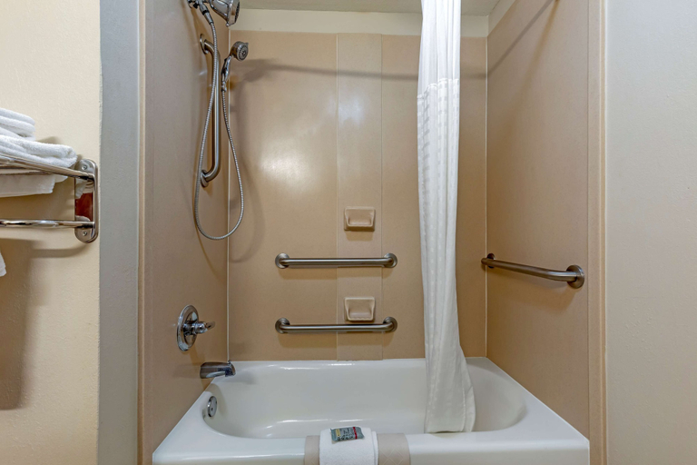 Bathroom 4, Best Western Seminole Inn & Suites, Seminole