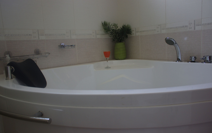 Bathroom 3, Brooks, Dagoretti North