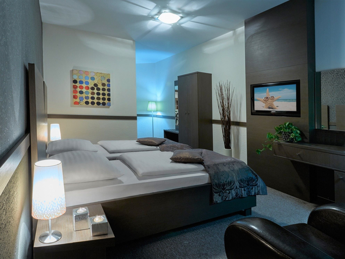 Bedroom 2, Hotel Centrum, Nitra