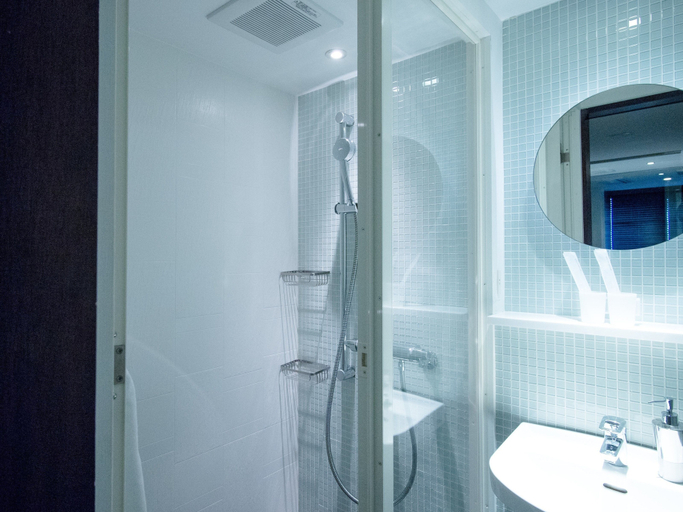 Bathroom 5, Rock Star Hotel, Osaka
