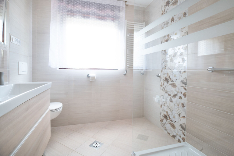 Bathroom 3, Apartments Svetina, Bled