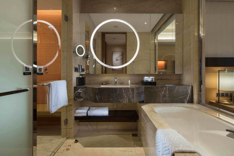 Bathroom 5, Hilton Yantai Golden Coast, Yantai