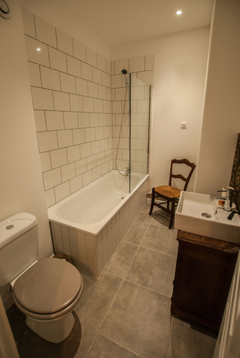 Bathroom 5, La Calade, Hérault