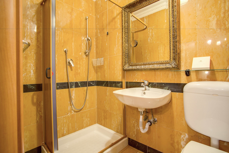 Bathroom 4, Hotel Caravaggio, Rome