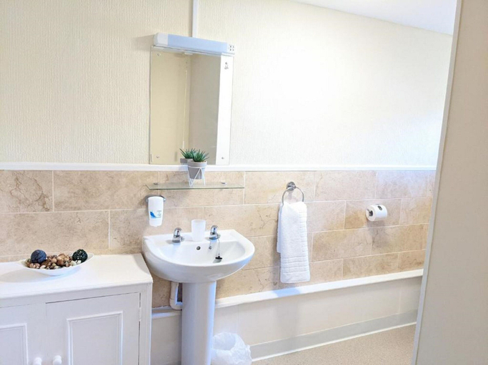 Bathroom 3, Sparkford Inn, Somerset