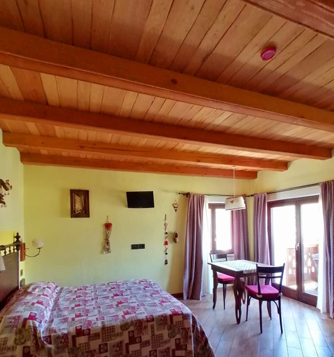 Bedroom 2, Agriturismo Chevres a Cheval, Aosta