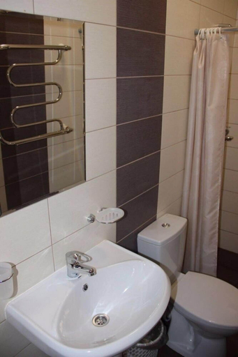 Bathroom 3, Lanselot Hotel - hostel, Sankt-Peterburg gorsovet