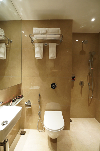 Bathroom 4, Ginger Mumbai Goregaon, Mumbai Suburban