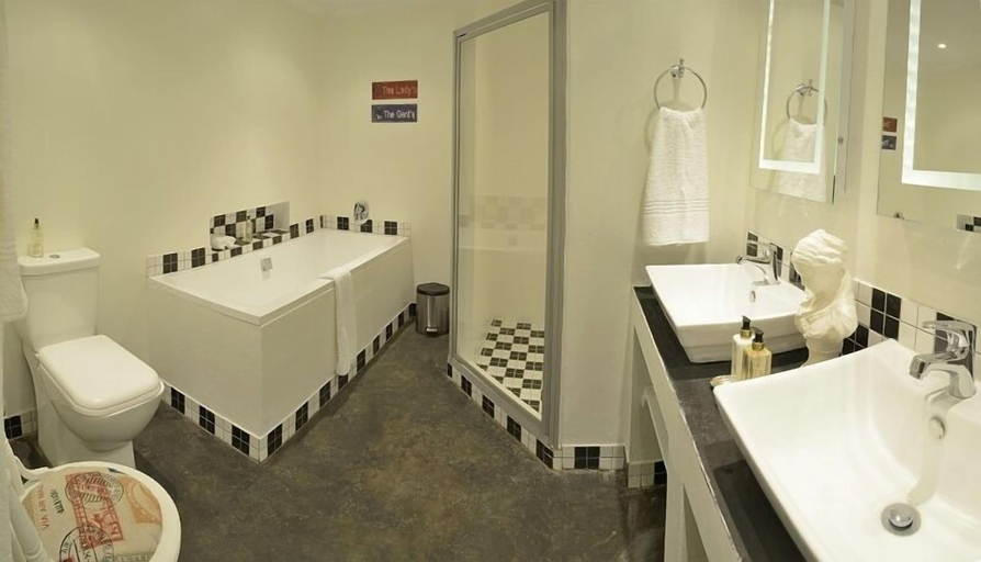Bathroom 5, Duke and Duchess Boutique Hotel, City of Tshwane