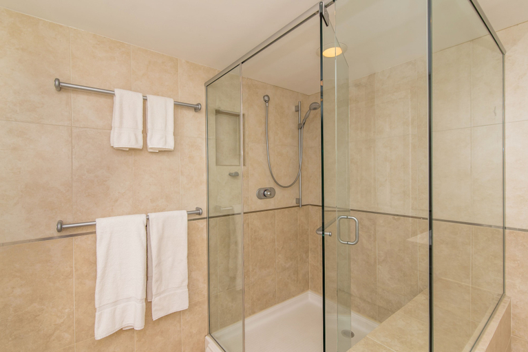 Bathroom 5, The Colonial Club, Oceanfront Condos