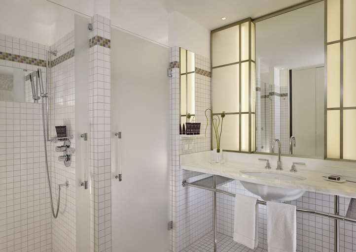 Bathroom 4, The Ritz-Carlton Wolfsburg, Wolfsburg