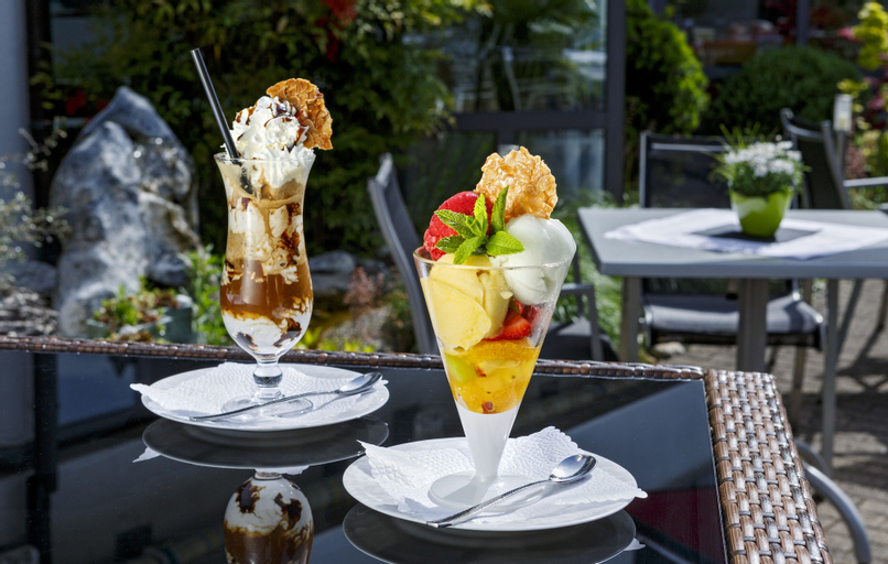 Food & Drinks 7