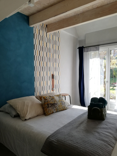 Bedroom 5, Les Perluètes, Lot