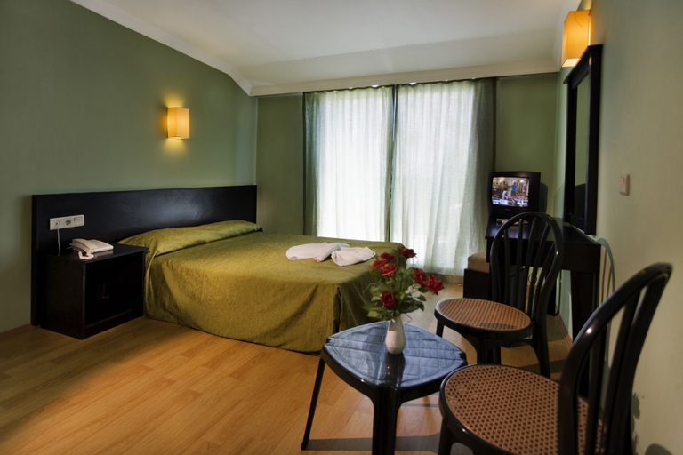 Bedroom 3, Blue Pine Hotel, Antalya