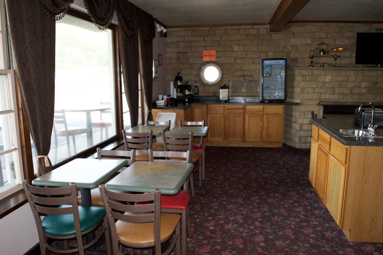 Others 5, St. Croix Suites - St. Croix Falls, Polk