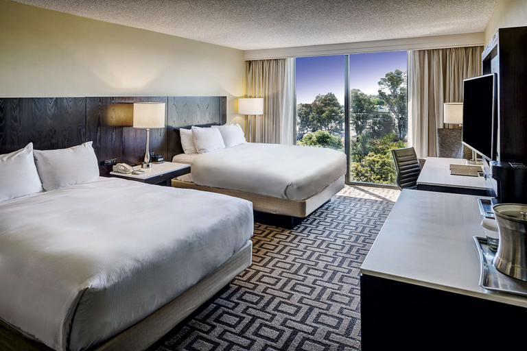 Bedroom 3, Hilton Sacramento Arden West, Sacramento