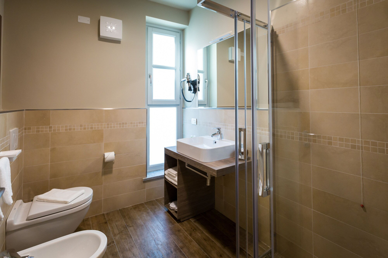 Bathroom 4, Hotel Monteverde, Alessandria