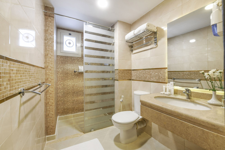 Bathroom 5, Tolip El Galaa Cairo Hotel, An-Nuzhah